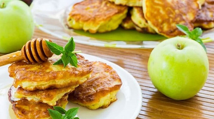Оладьи из яблок – 6 рецептов быстро и вкусно