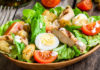 Салат цезарь с курицей и сухариками – 5 рецептов